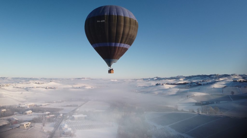 hot air balloon 7672909 1920 1024x576 - Walentynki - jak je spędzić inaczej niż zwykle?