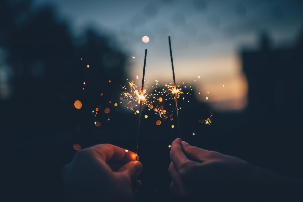 Obostrzenia od 15 grudnia - jak spędzimy święta i sylwester 2021? ian schneider PAykYb 8Er8 unsplash 1024x684 - Obostrzenia od 15 grudnia - jak spędzimy święta i sylwester 2021?