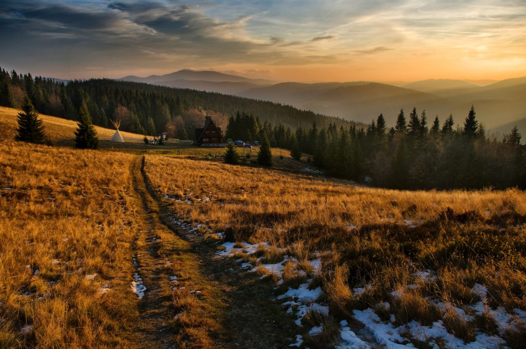 Pogoda na majówkę 2022: gdzie najcieplej? janusz maniak VpCHHjbUJvY unsplash 1024x680 - Pogoda na majówkę 2022: gdzie najcieplej?