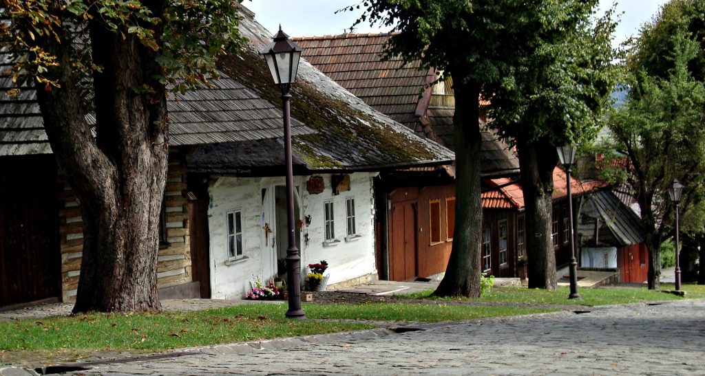 lanckorona 1053249 1920 1024x547 - City break - 5 idealnych miast, by cieszyć się jesienią.