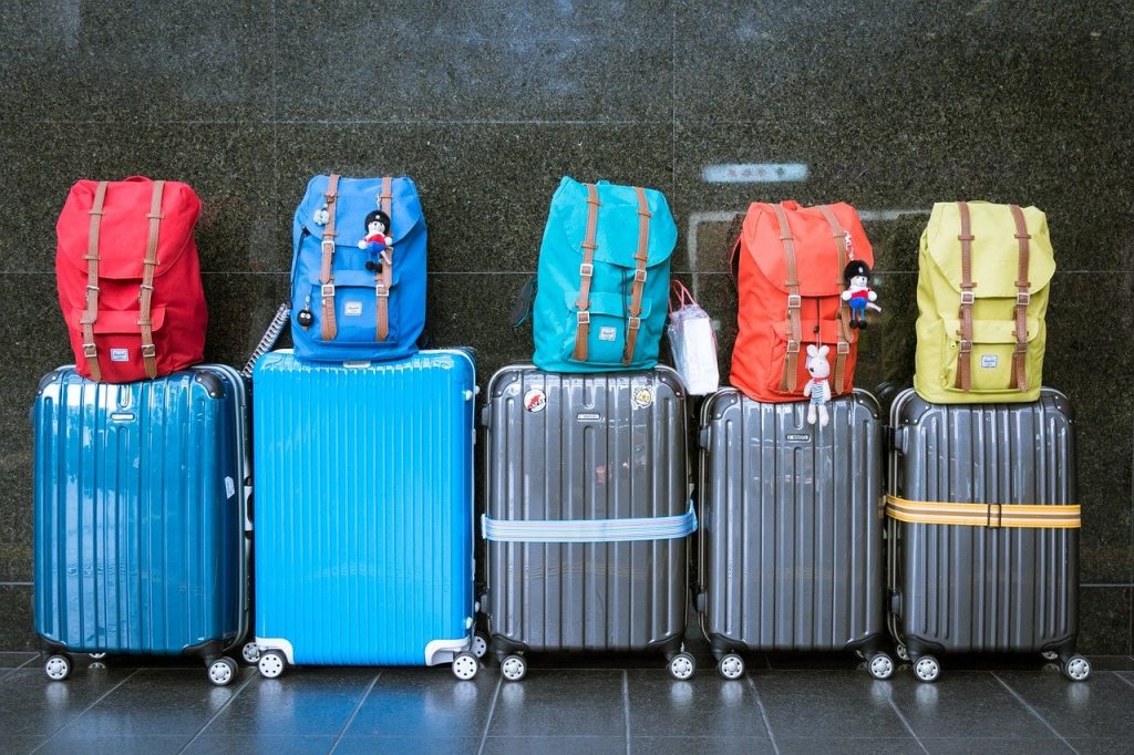 Doba hotelowa, czyli godzina zameldowania i wymeldowania gości luggage g5e379d41a 1280 1024x682 - Doba hotelowa, czyli godzina zameldowania i wymeldowania gości
