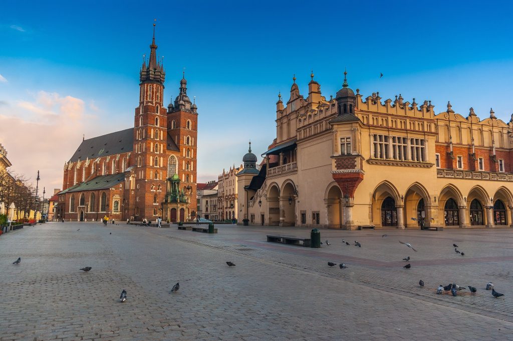 main market 4981934 1920 1024x681 - Podróż śladem polskich twórców - miasta związane z literaturą