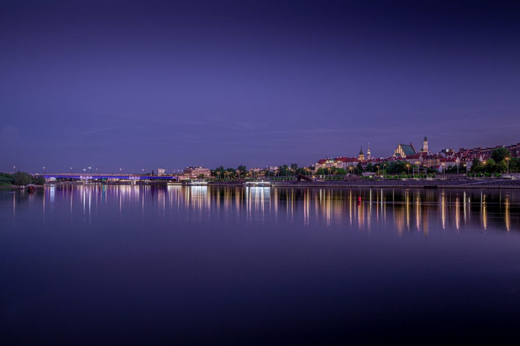 panorama of warsaw 4346829 1920 1024x683 - Nietypowe restauracje w Polsce. Jakie miejsca warto odwiedzić?