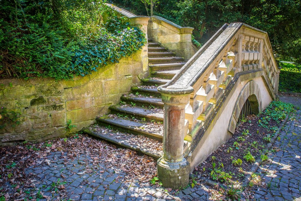 stairs 2351348 1920 1024x683 - Świerklaniec - co zobaczyć? Górny Śląsk na weekend