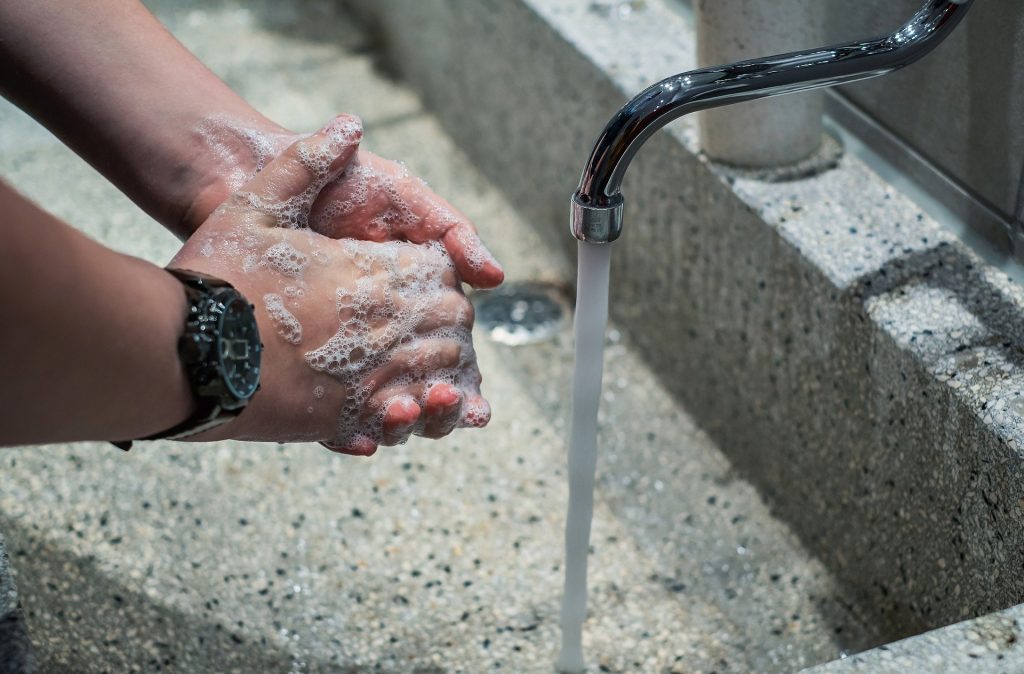 Koronawirus: strefy żółte i czerwone - lista powiatów z obostrzeniami (aktualizacja: 1 października) wash 4934590 1920 1024x674 - Koronawirus: strefy żółte i czerwone - lista powiatów z obostrzeniami (aktualizacja: 1 października)